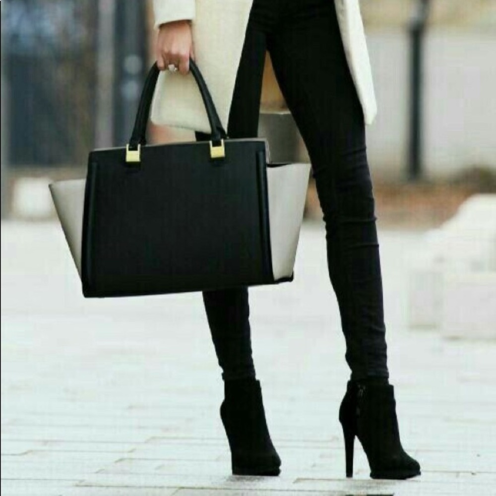 BCBG booties💐